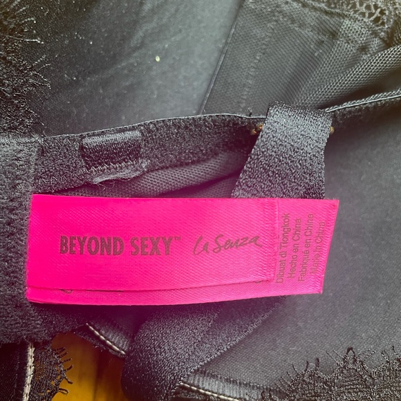 COPY - La Senza beyond sexy black/ nude lace push up bra - Picture 6 of 6